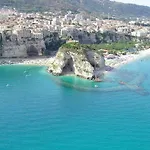 Anna Tropea